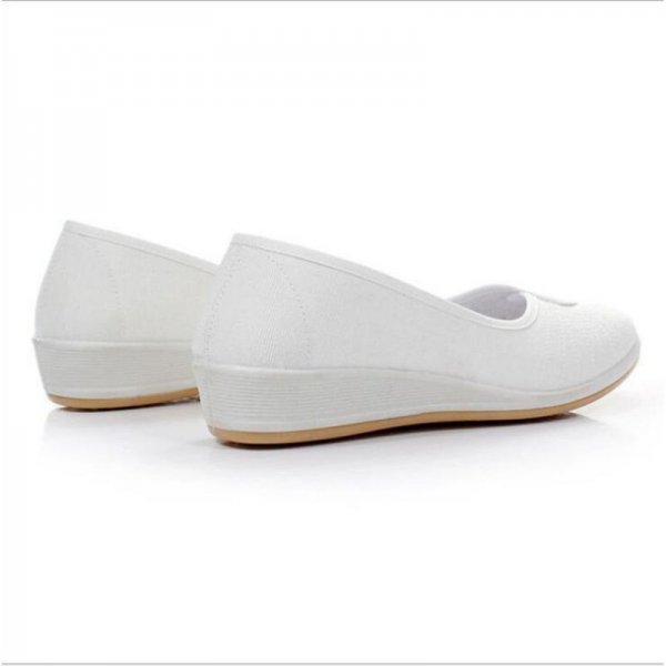 Poe heeled small white shoes with cow tendon soles