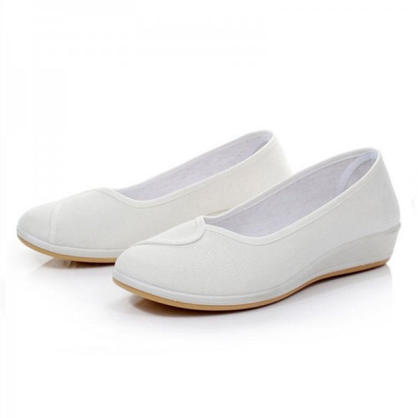 Poe heeled small white shoes with cow tendon soles